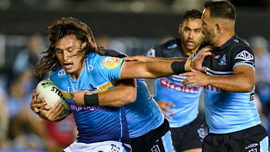 Titans prop Tino Fa’asuamaleaui playing against Cronulla.