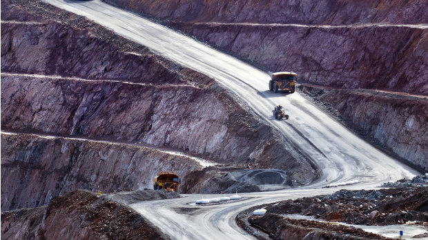 Canadian mining giant has no plans to spark Newcrest bidding war