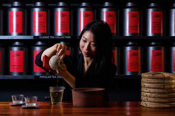 Ms.Cattea offers a variety of ways to taste tea.