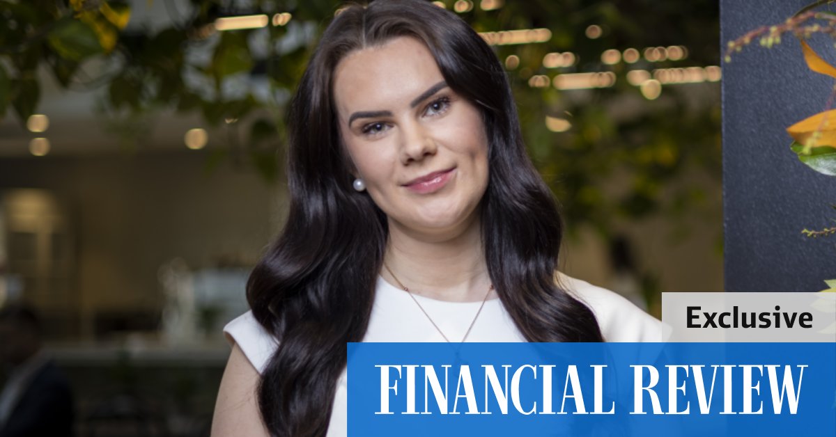 Millennial podcaster switches on digital investment advice - Vimarsana News