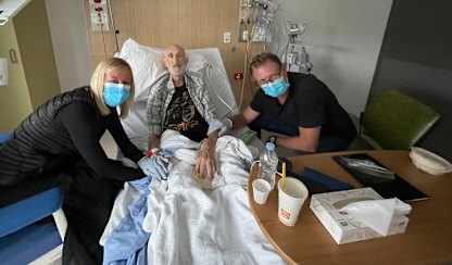 US citizen Mark Kilian has been able to visit his dying father Frans with his wife Anneli Gericke on Friday.