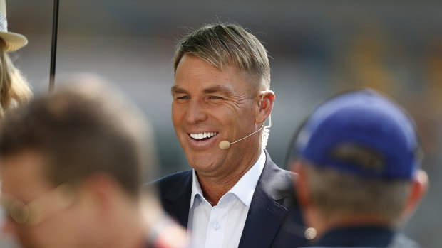 Shane Warne maintains he was not responsible for the "can't bow, can't throw" jibe to Scott Muller