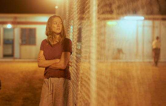 Yvonne Strahovski in Stateless.