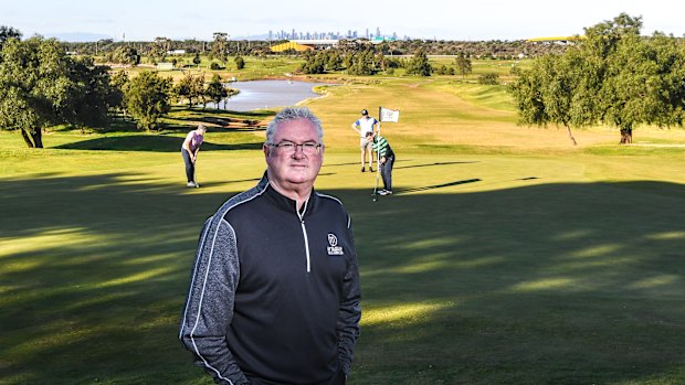 Geoff Ross, who manages the Mount Derrimut golf course, preparing for the earlier round of lockdowns last week. 