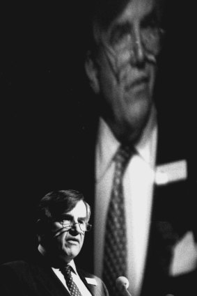 Carnegie addresses GIO shareholders in 1992.