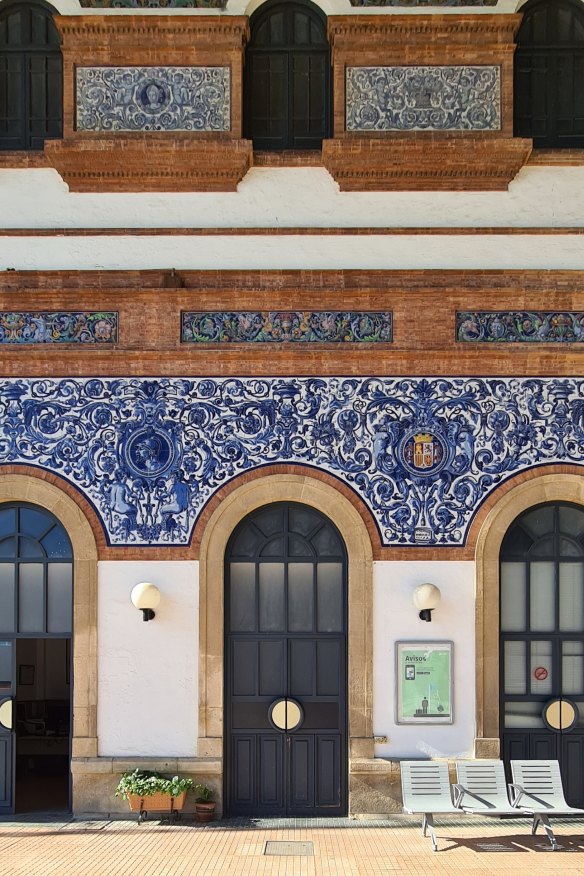 Beautiful tile work at Jerez station.