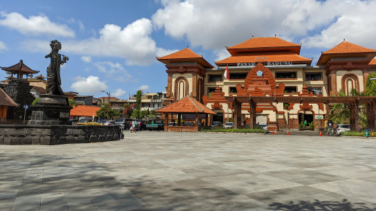 Pasar Badung market.