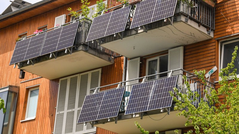 Plug-in solar panels and portable batteries set to arrive in Australia