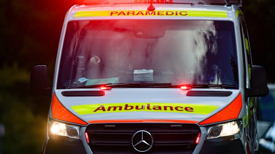 A man has drowned at a NSW beach, as police urge residents and visitors to take care in the water amid predictions that warmer temperatures will continue throughout the weekend.