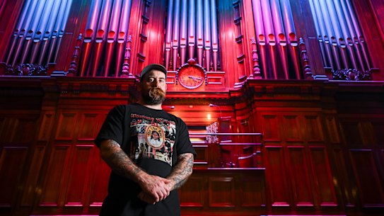 David Cohen at the Melbourne Town Hall: stabbing, crunchy electronics are deepened by the organ’s acoustic warmth