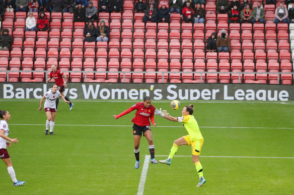 West Ham keeper Mackenzie Arnold is caught out by Geyse for Manchester United.