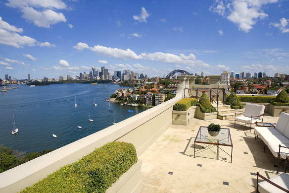 The seven-bedroom penthouse in Cremorne Point settled to Robyn Denholm this week.