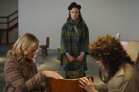 This film takes antique shopping to a whole other level.