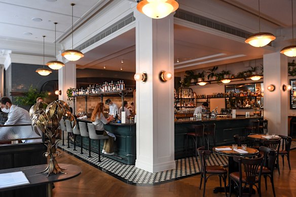 The bar at Gimlet exudes a Roaring Twenties feel.