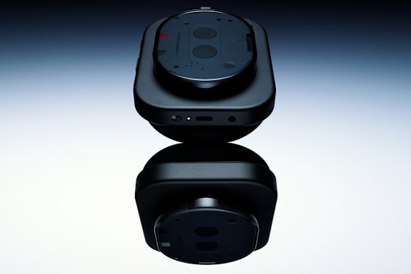 The headphones are a bit less weird in black, though ‘less weird’ isn’t necessarily a good thing in this case.