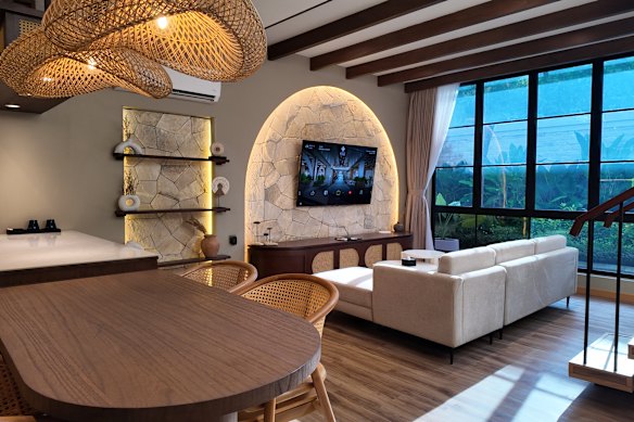 There are a kitchen and lounge area in the Mezzanine Garden View Studio.