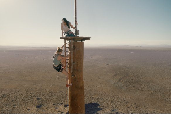 Friends Shiloh (Virginia Gardner) and Becky (Grace Caroline Currey) are trapped on top of a 600-metre tower in Fall. 