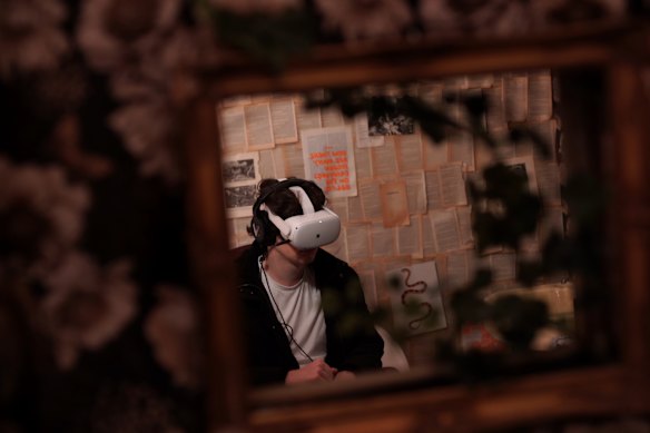 The Door In Question is an immersive theatre experience using VR. 