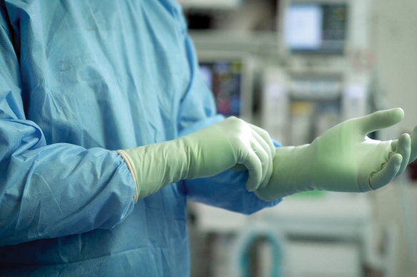 Ansell makes a large range of single-use medical and surgical gloves, along with protective suits used in medicine and surgery.