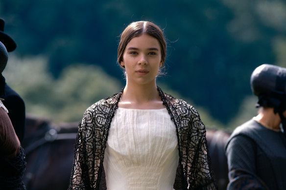 Hailee Steinfeld stars as a rebellious Emily Dickinson.