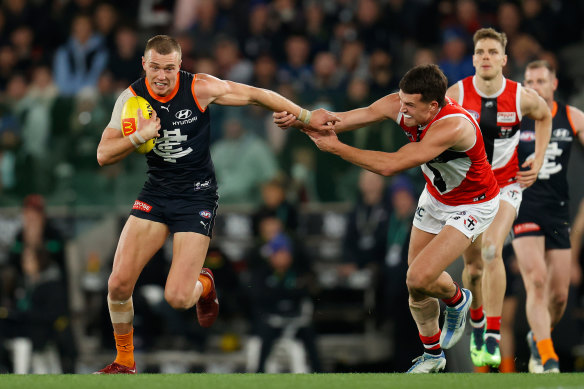 Patrick Cripps on the run for the Blues.