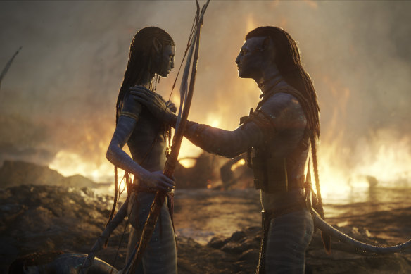 (L-R): Neytiri (Zoe Saldana) and Jake Sully (Worthington).