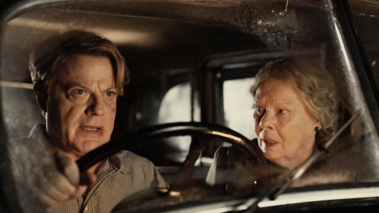 Eddie Izzard and Judi Dench in Six Minutes to Midnight
