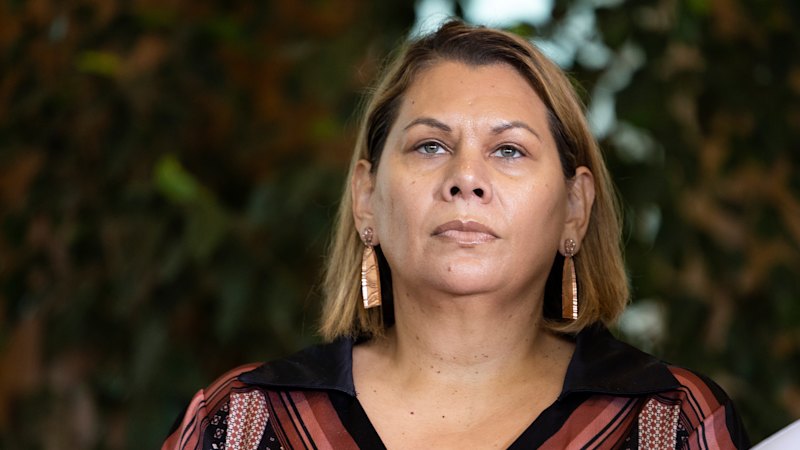 Greens call on defector to do ‘honourable thing’ and resign