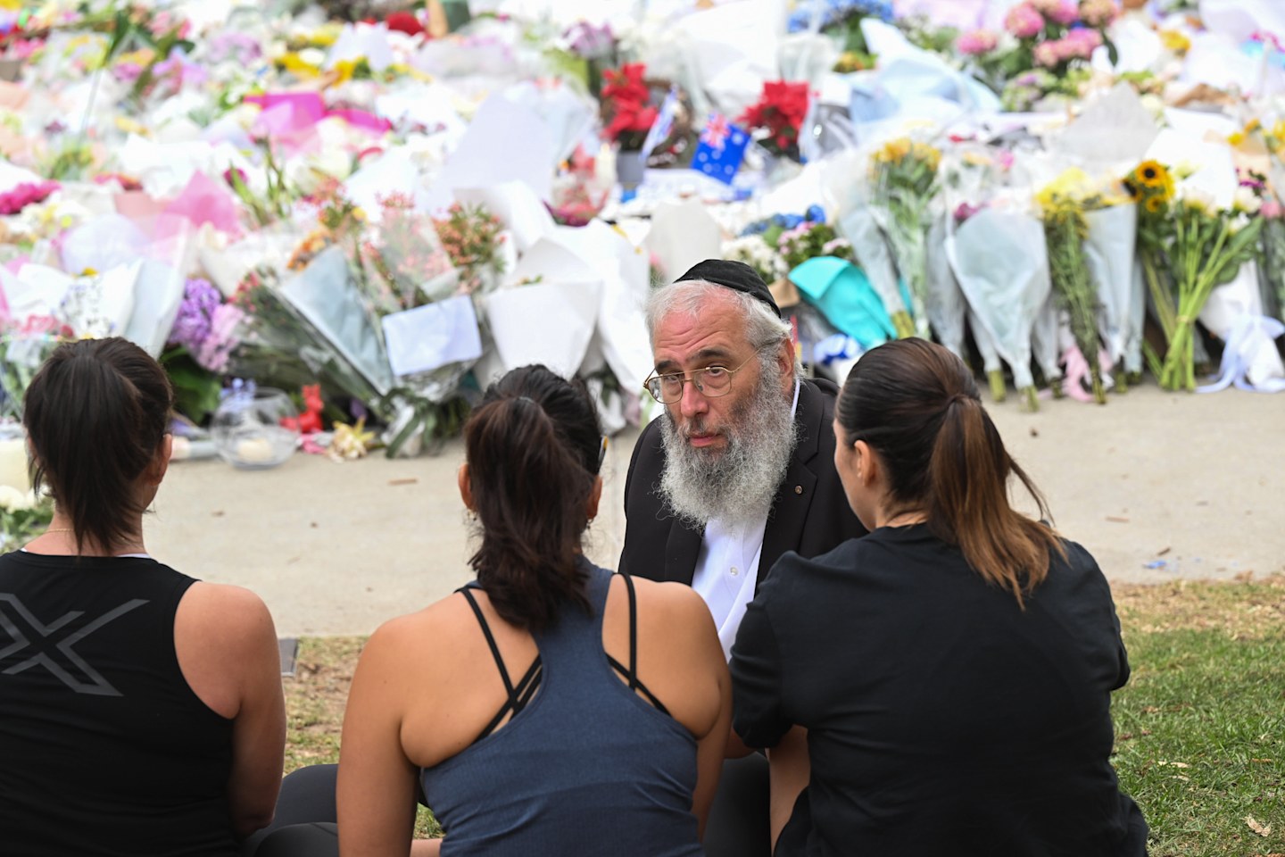 Bondi Beach shooting: Photos of tributes for Sydney shooting victims
