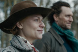 Claire Danes and Tom Hiddleston in “The Essex Serpent,” premiering globally May 13, 2022 on Apple TV+.