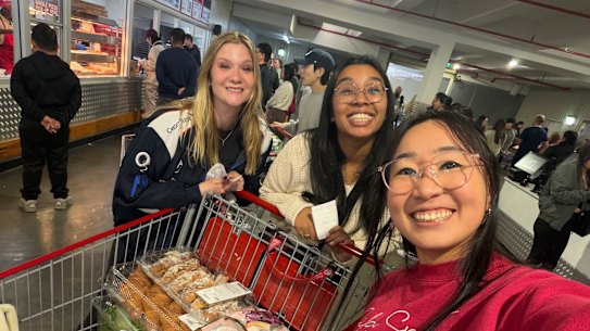 My friends Ashleigh and Shoshanna generously took me along to Costco where we ended up with a trolley full of bulk-buy bargains.