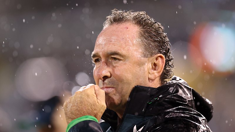 Stuart throws support behind long-time friend Bellamy