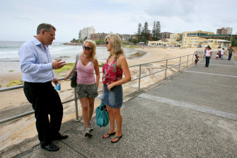 Scott Morrison, speaking with locals at Cronulla Beach in the lead up to the 2007 Federal Election