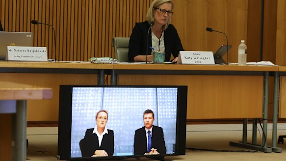 Senator Katy Gallagher listens as Dr Beverley Menner, executive director, COVID Vaccine Projects Lead and  Christopher Larkins, senior vice-president, manufacturing operations. 