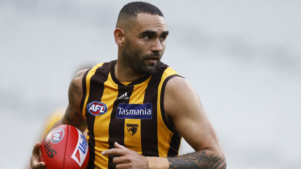 Shaun Burgoyne assesses his options against Collingwood.