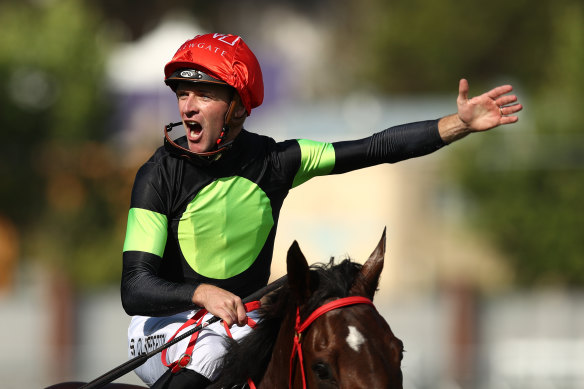 Sam Clipperton celebrates Think About It’s Everest win.
