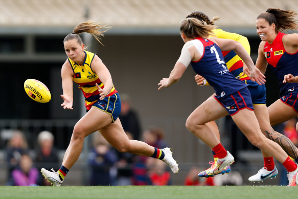 Crow Danielle Ponter in action against the Demons in round six.