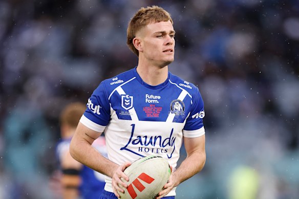 Lachlan Galvin warms up before his debut for Canterbury.