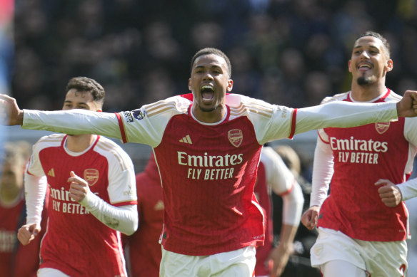 Arsenal celebrate their win over Tottenham.