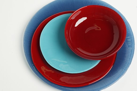 Is it better to match your kitchenwares or to embrace chaos?