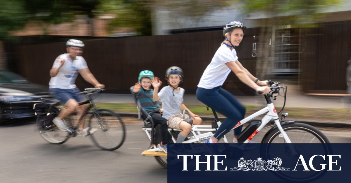 Cycling, trains and trams: Family chooses to live without a car - Vimarsana News