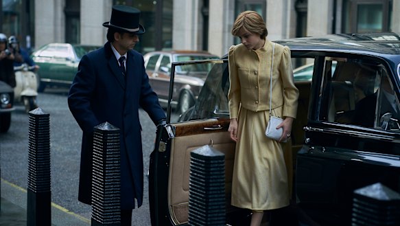 Diana Spencer (played by Emma Corrin) arrives for lunch with Camilla Parker Bowles. The scene in The Crown was filmed at Australia House.