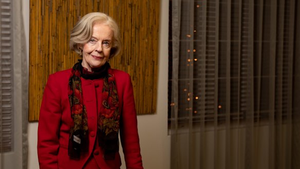 Former governor-general Dame Quentin Bryce is calling for clear pregnancy warning labels on alcohol.