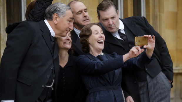 A selfie moment for Downton Abbey's much-loved cast. 