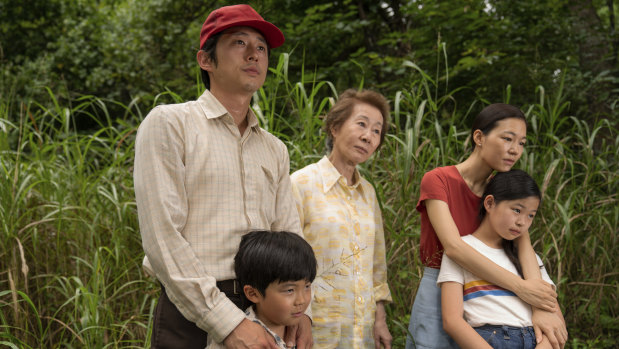 Steven Yeun, Alan S. Kim, Yuh-Jung Youn, Yeri Han and Noel Cho in Minari.