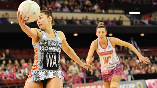 Magpie Madi Robinson in action against the Thunderbirds.