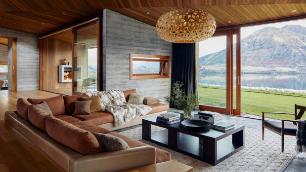 A luxurious home for rent on Airbnb at Lake Wanaka in New Zealand.