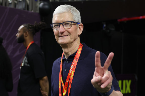 O chefe da Apple, Tim Cook, fez o anúncio em sua conta X. 