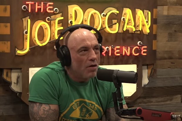 Renee Good fatal shooting: Joe Rogan, MAGA diehards rail against ...