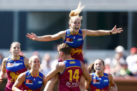 AFLW 2023 grand final LIVE: Brisbane Lions surge late to run over top of North Melbourne